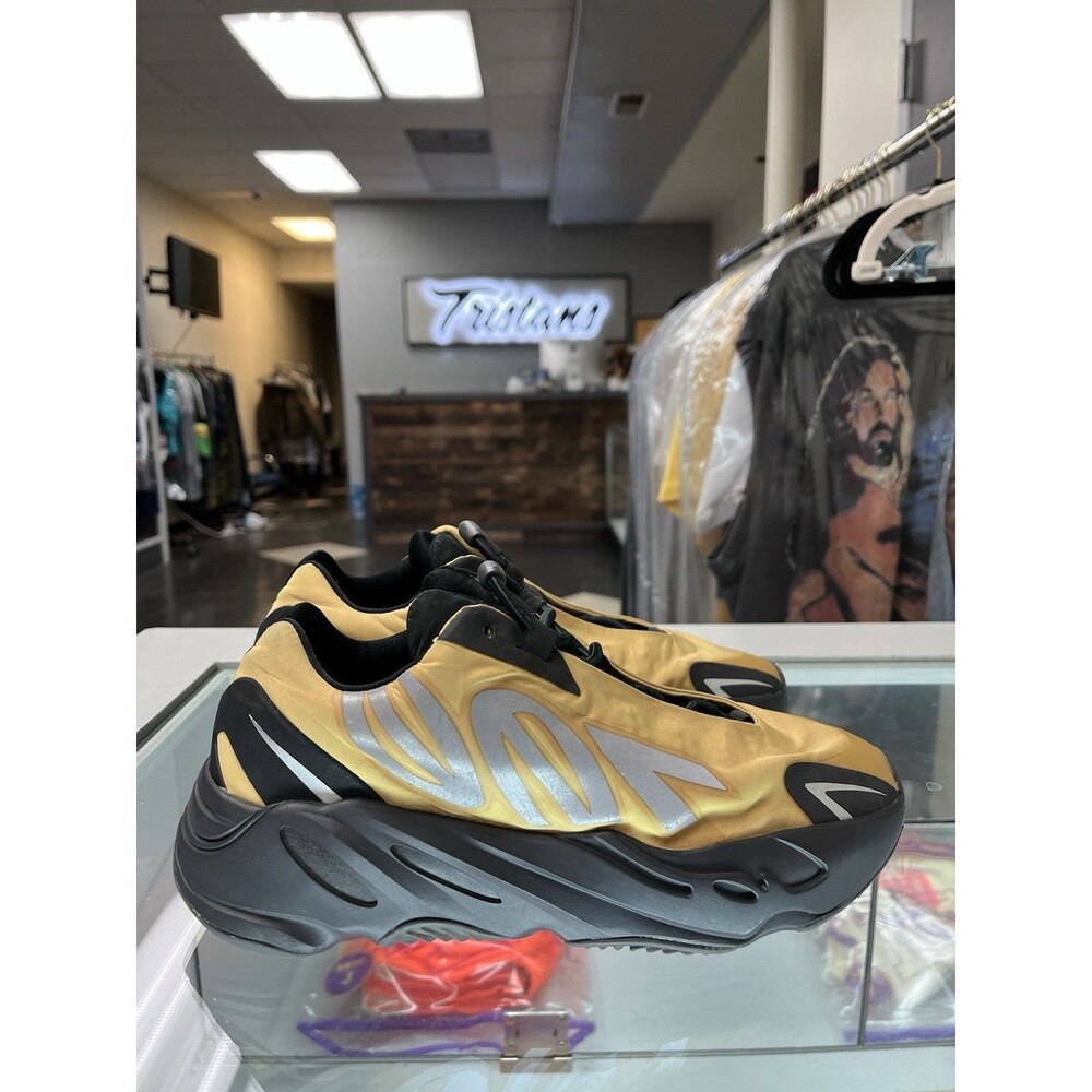 Size 6.5 - adidas Yeezy Boost 700 MNVN Resin